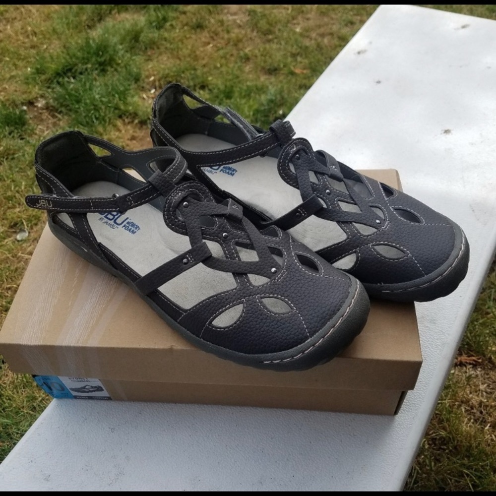 TWO PAIRS 8/9 JBU BY JAMBU